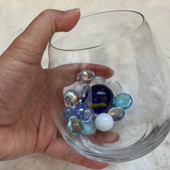 2.5"x4" glass vase with glass beads - Picture 1 of 5